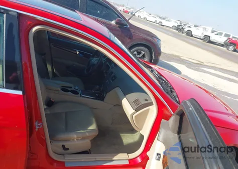 2010 Mercedes-Benz C 300 Luxury 4Matic/Sport 4Matic z USA, uszkodzony, nr VIN WDDGF8BB9AF451684